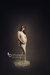 Vancouver_maternity_photographer_jana_photography_green_gown_2