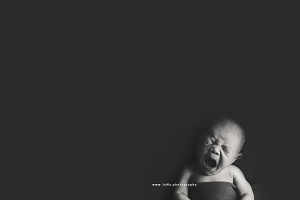 Vancouver_newborn_photographer_jana_photography_Maximus_black_white