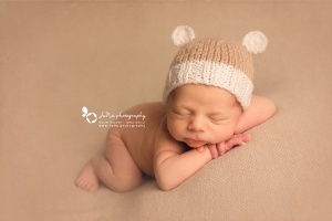 vancouver_newborn_photographer_jana_boy_cute_hat