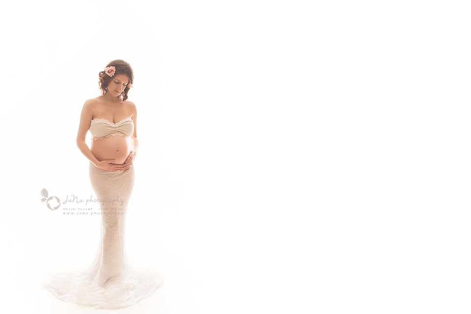 Maternity Photographer Vancouver - Lucky mother from Langley