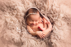 Vancouver_newborn_photographer_diba_smile_cute_girl