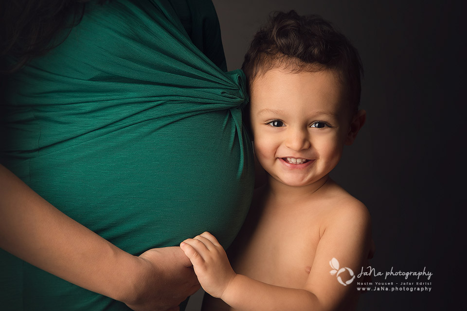 maternity session with Toddlers | Vancouver