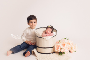 newborn photography - sibling - brother - jana
