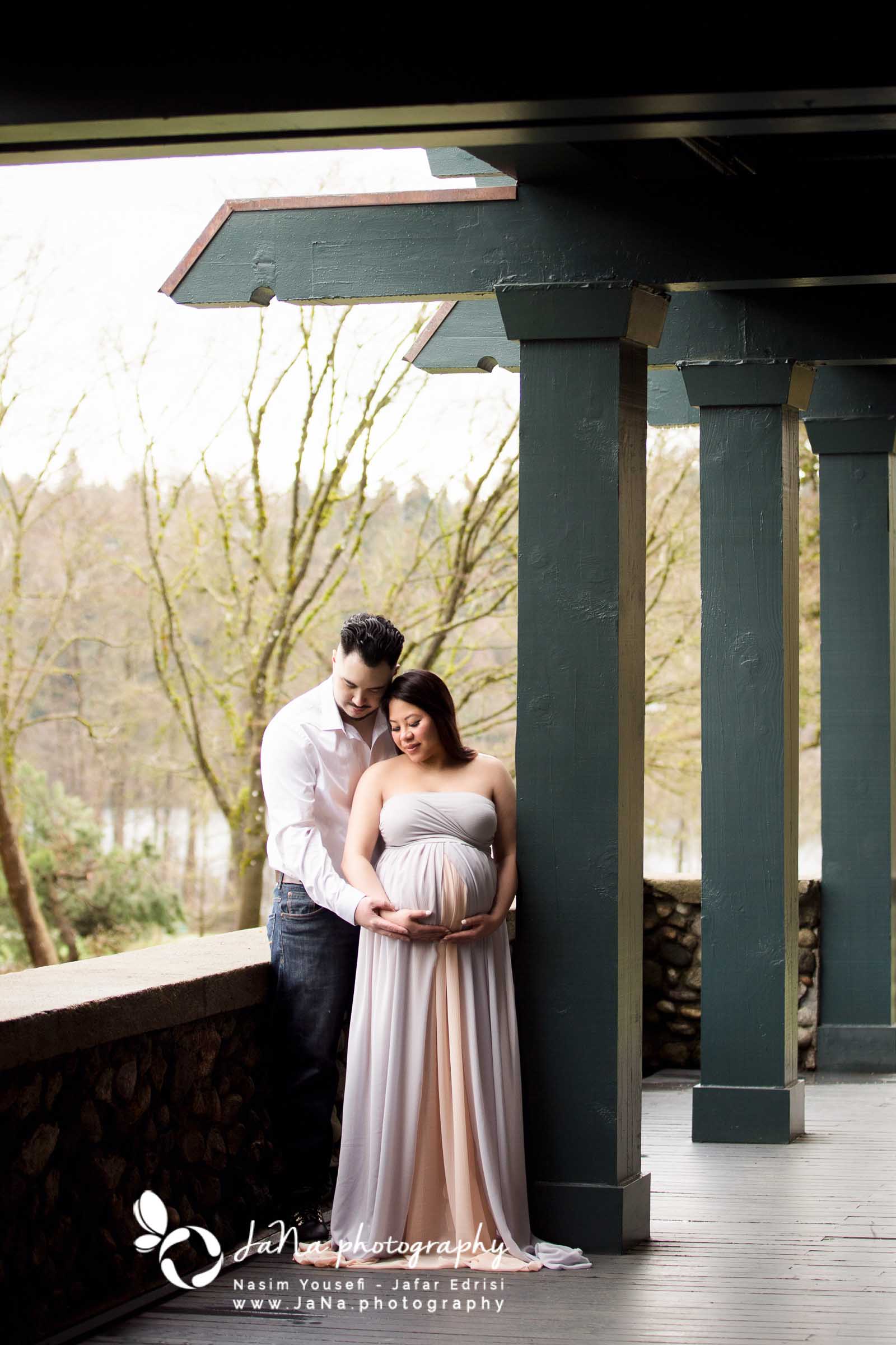 Maternity_Newborn_Photography - Deer_Lake_Park_Burnaby_1