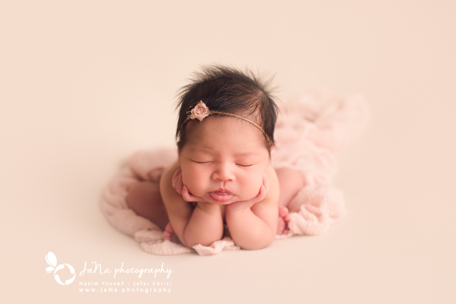 Newborn_maternity_photography_Deer_Lake-Park_Burnaby