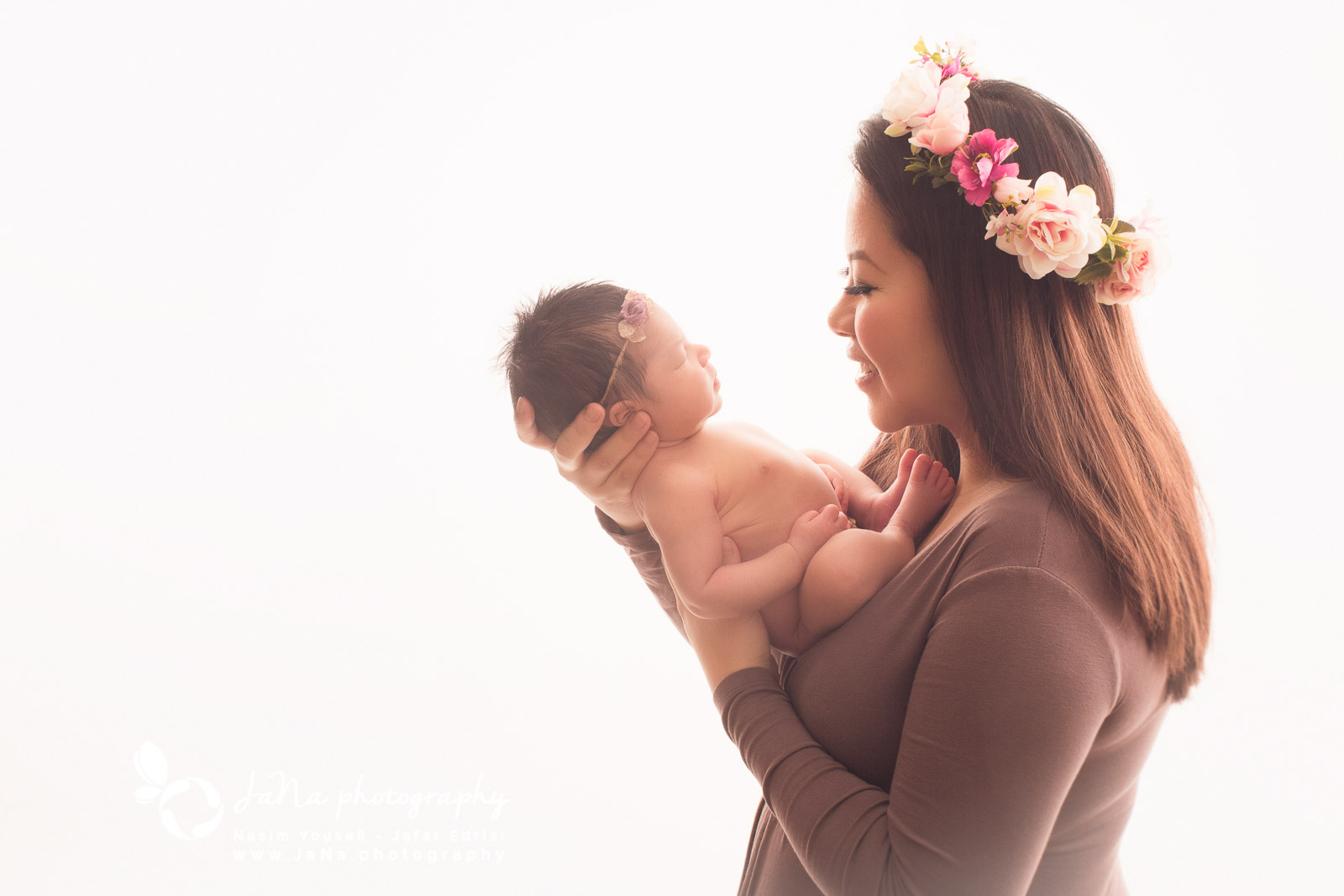 Newborn_maternity_photography_Deer_Lake-Park_Burnaby