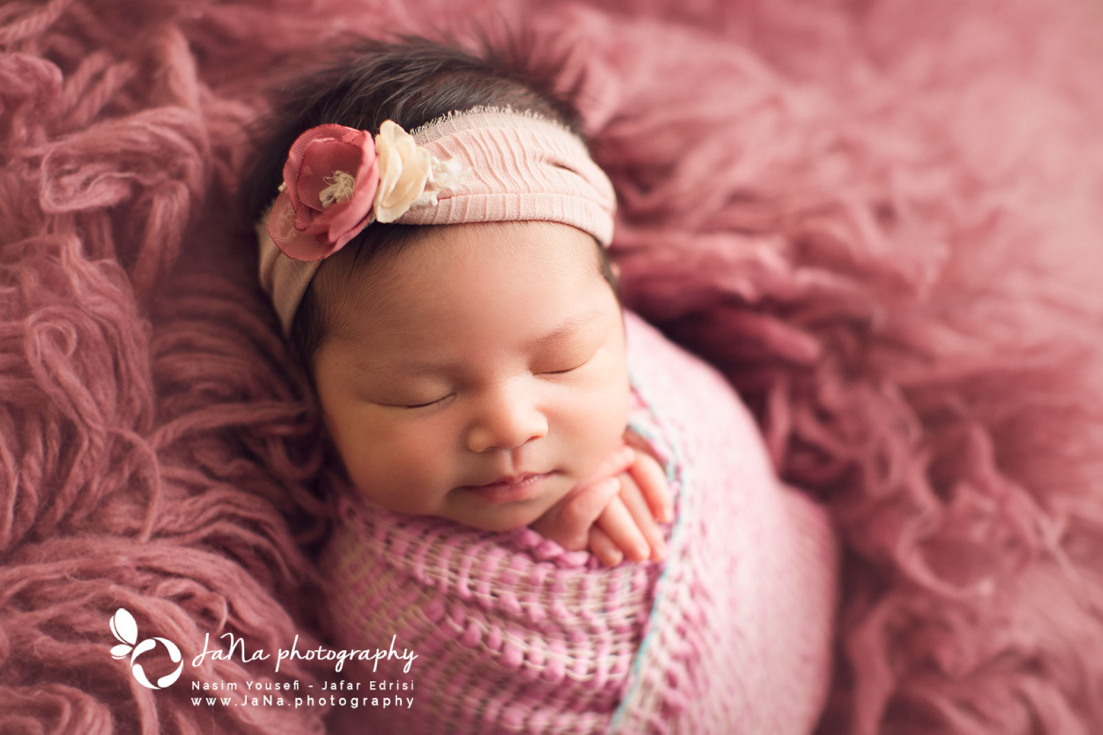 Newborn_maternity_photography_Deer_Lake-Park_Burnaby