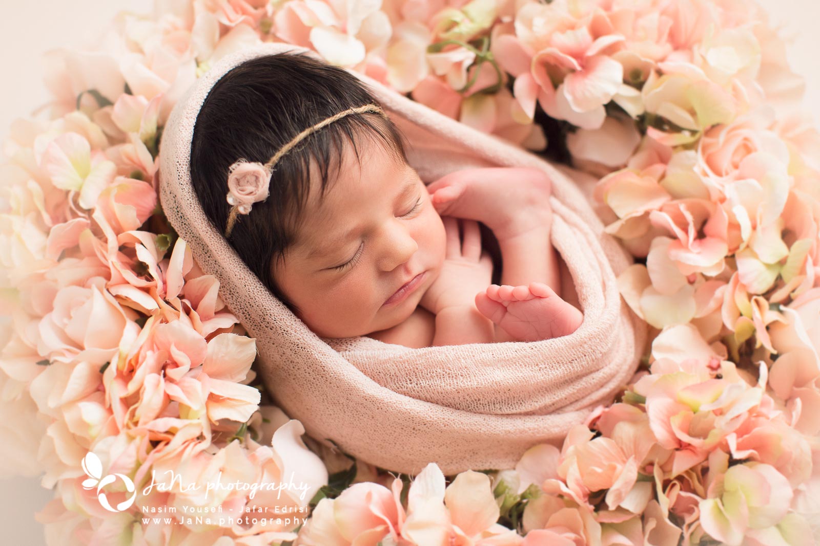 North Vancouver, newborn photography Hero