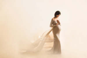 maternity photo in studio-jana photography