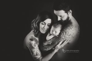 newborn photography - family - mom and dad - black and white