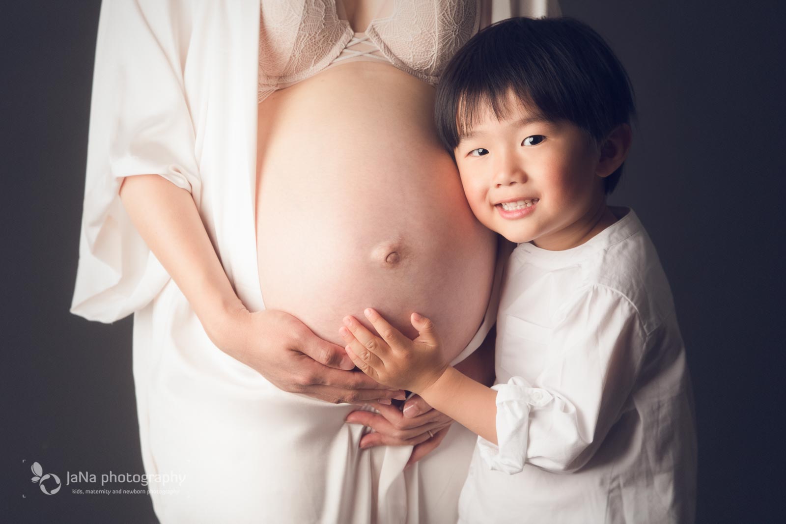 Burnaby maternity photography - siblings