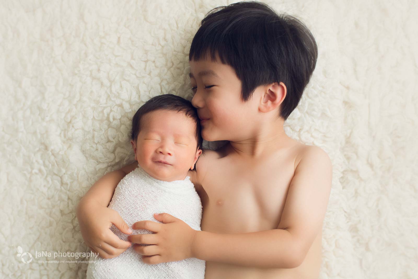 Burnaby newborn photography - big brother