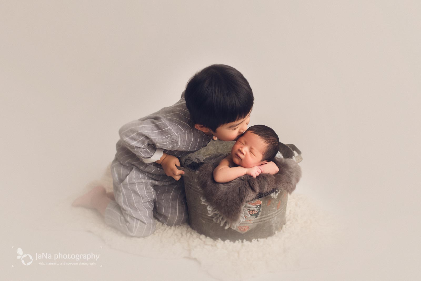 Burnaby newborn photography - sibling
