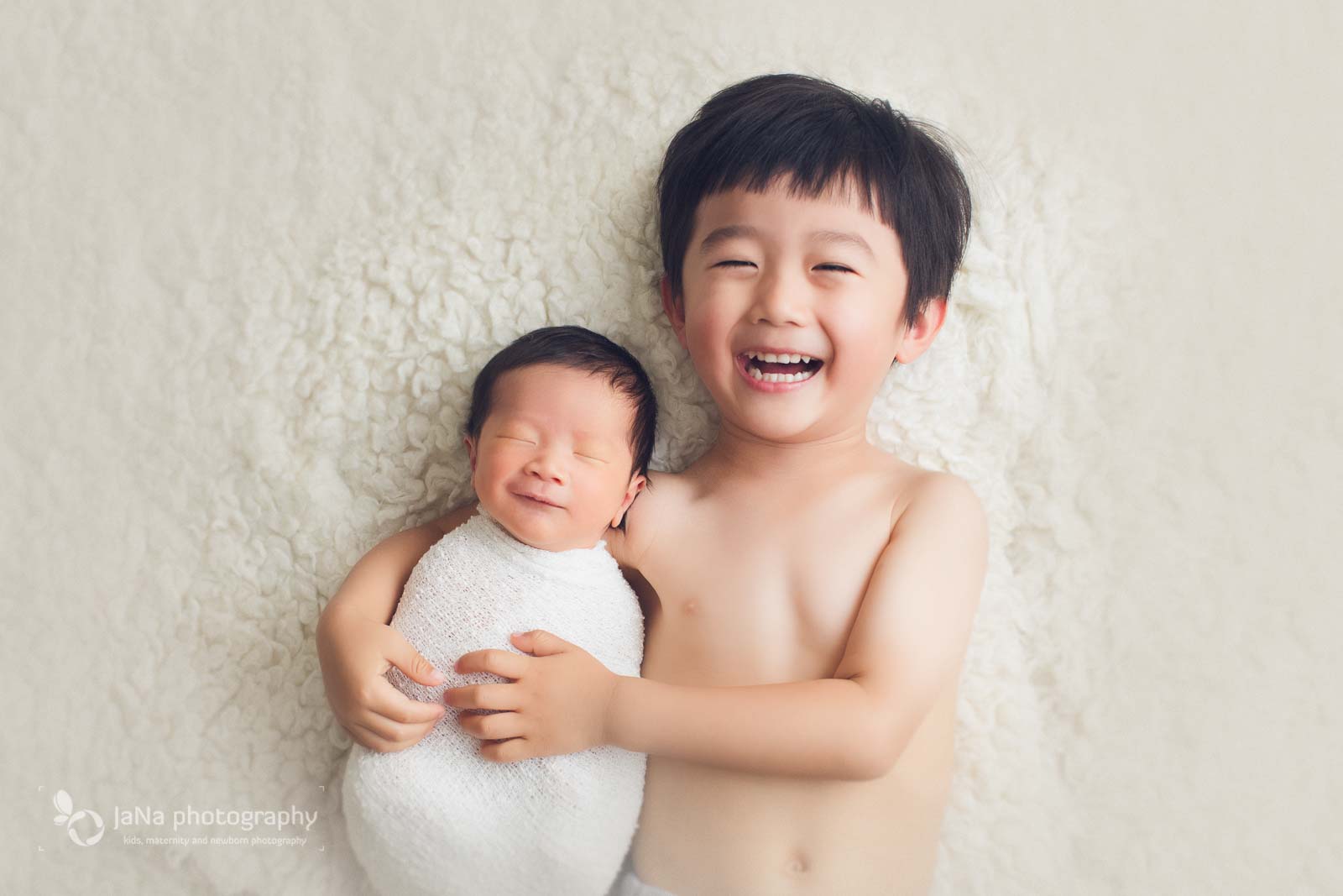 Burnaby newborn photography - sibling