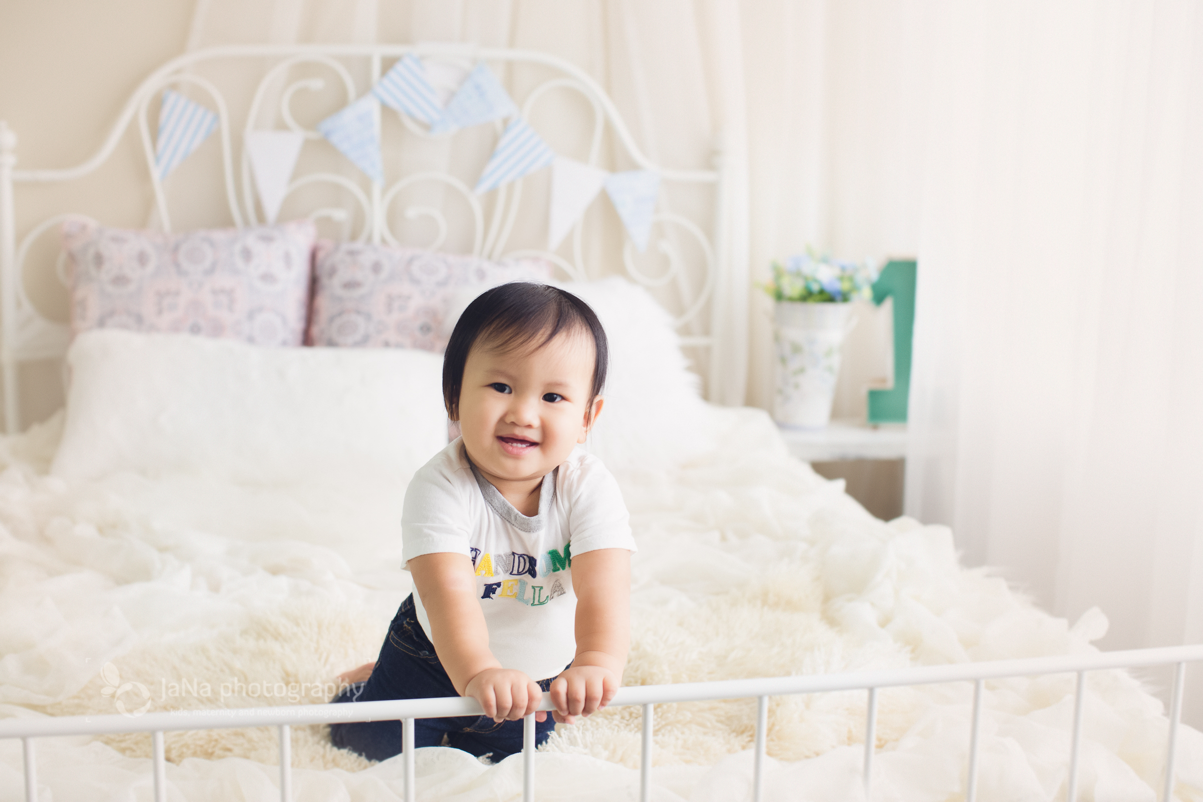 Vancouver cake smash photography - one year old 