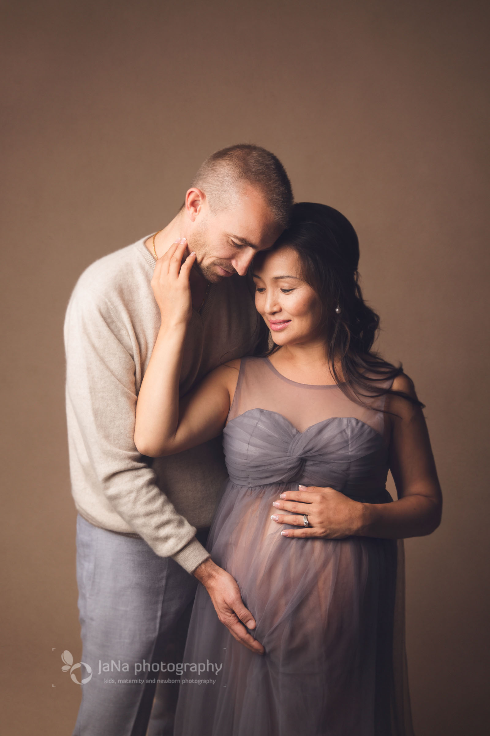 Vancouver maternity photographer - jana photography