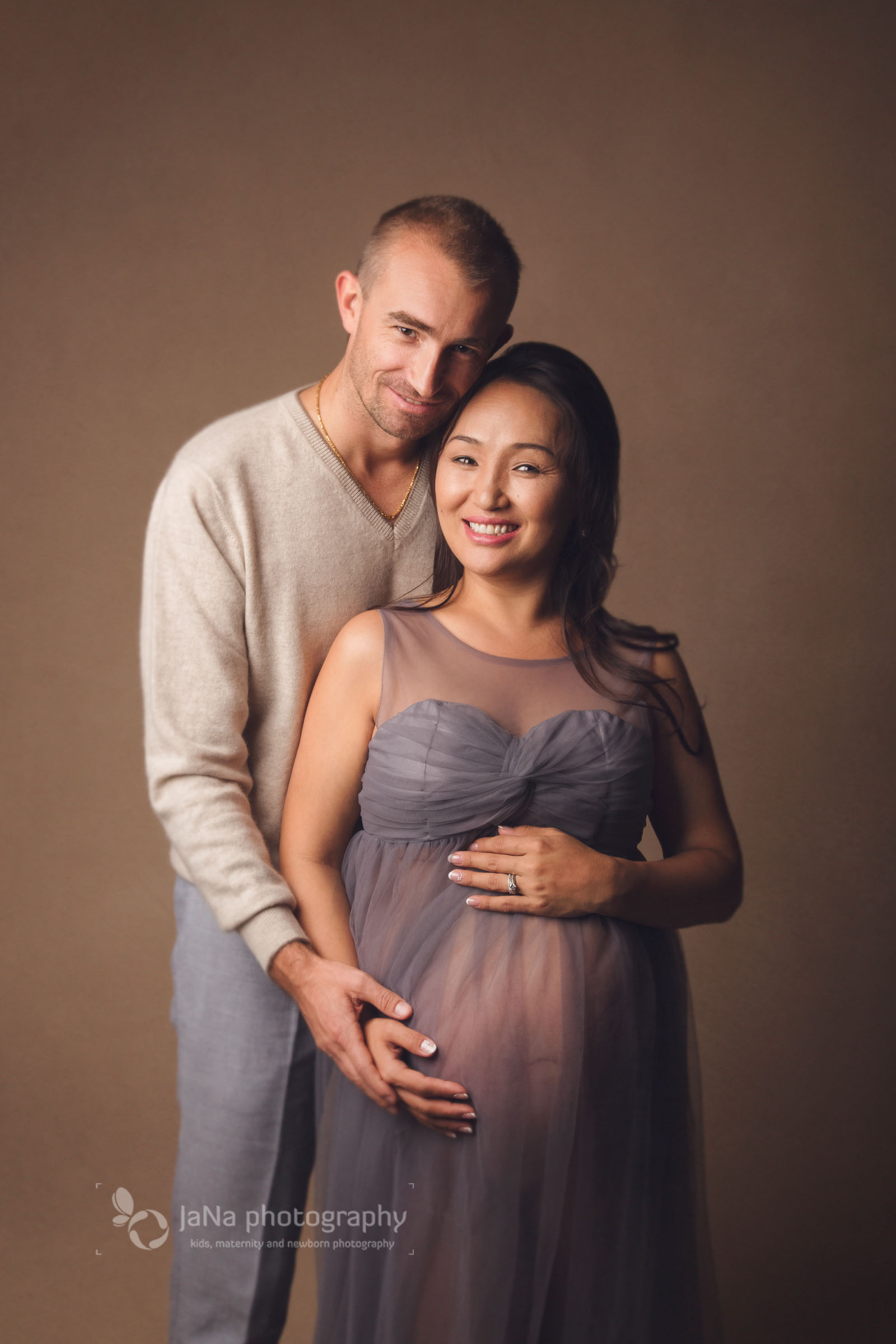 Vancouver maternity photographer - jana photography