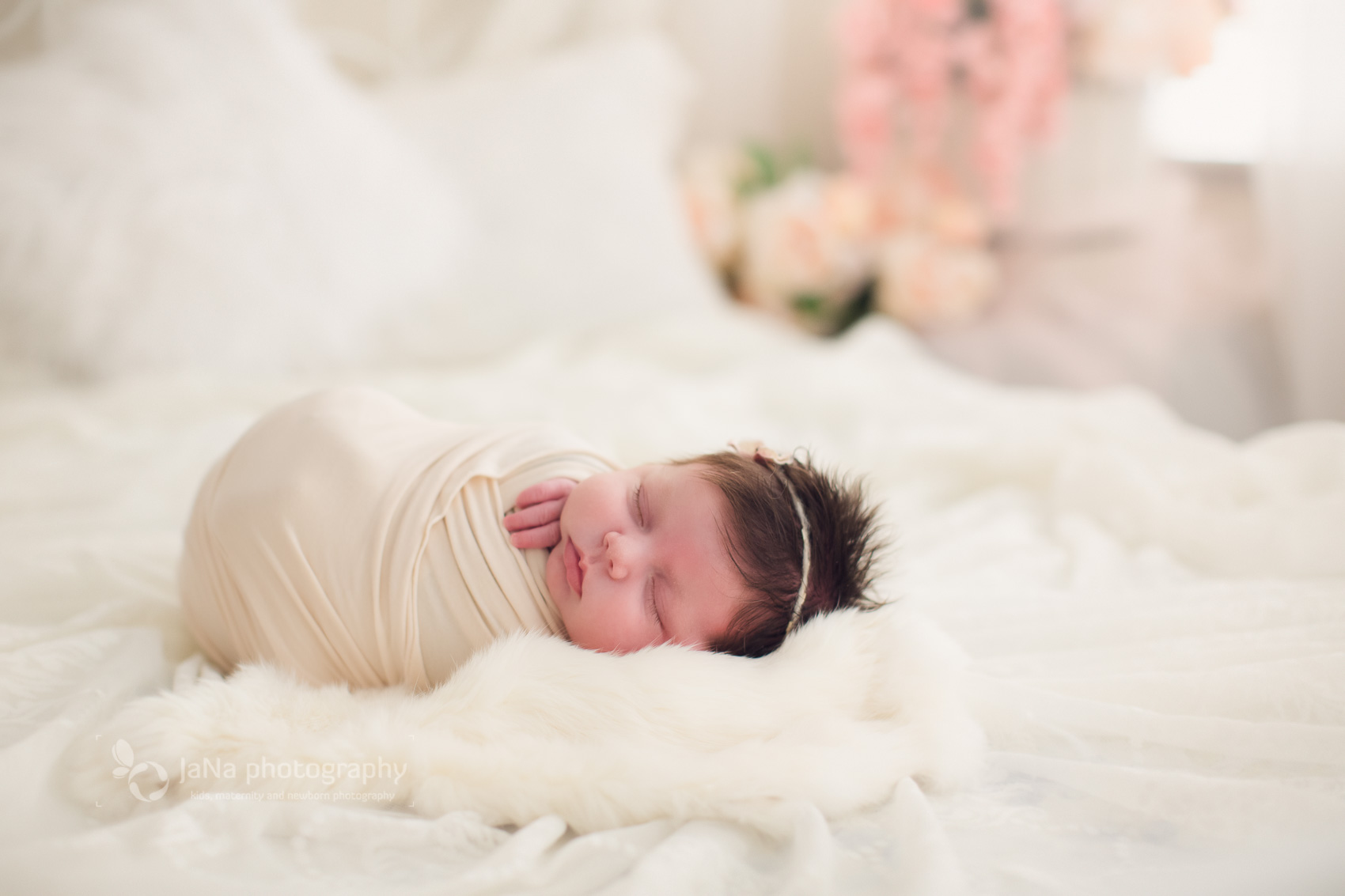 Vancouver, Burnaby newborn photography - Ana white bed
