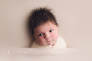 newborn photography baby girl - open eye - jana photography Vancouver bc | classic package