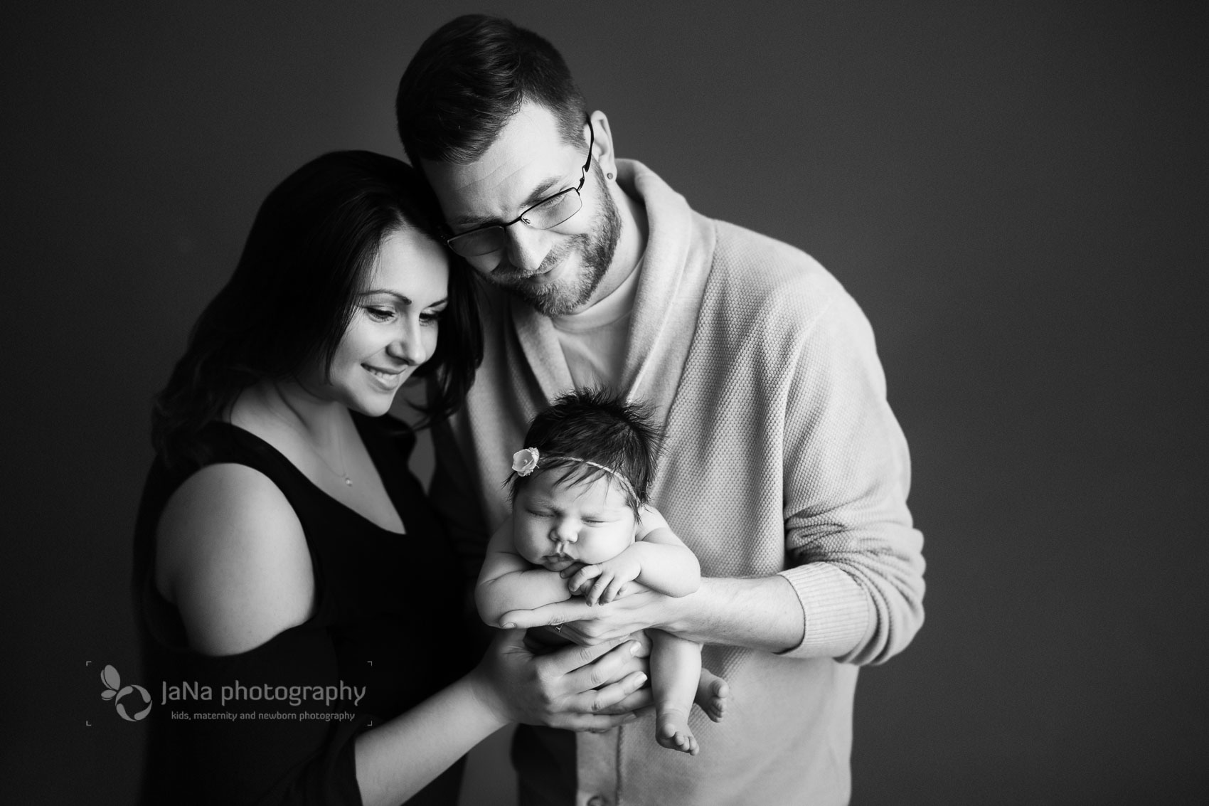 Vancouver, Burnaby newborn photography - mom and dad - black and white