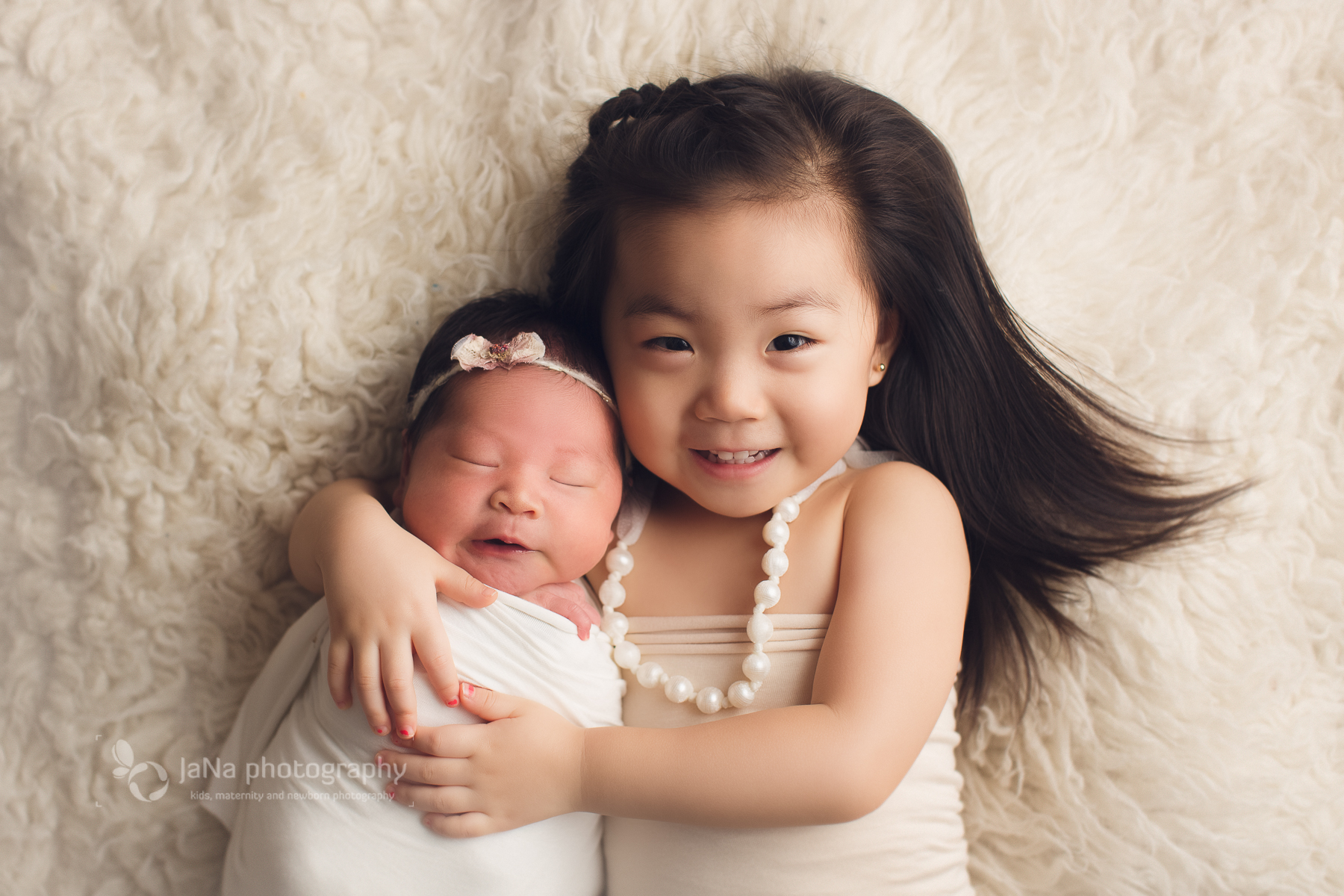 Newborn photography with siblings - Vancouver and Burnaby