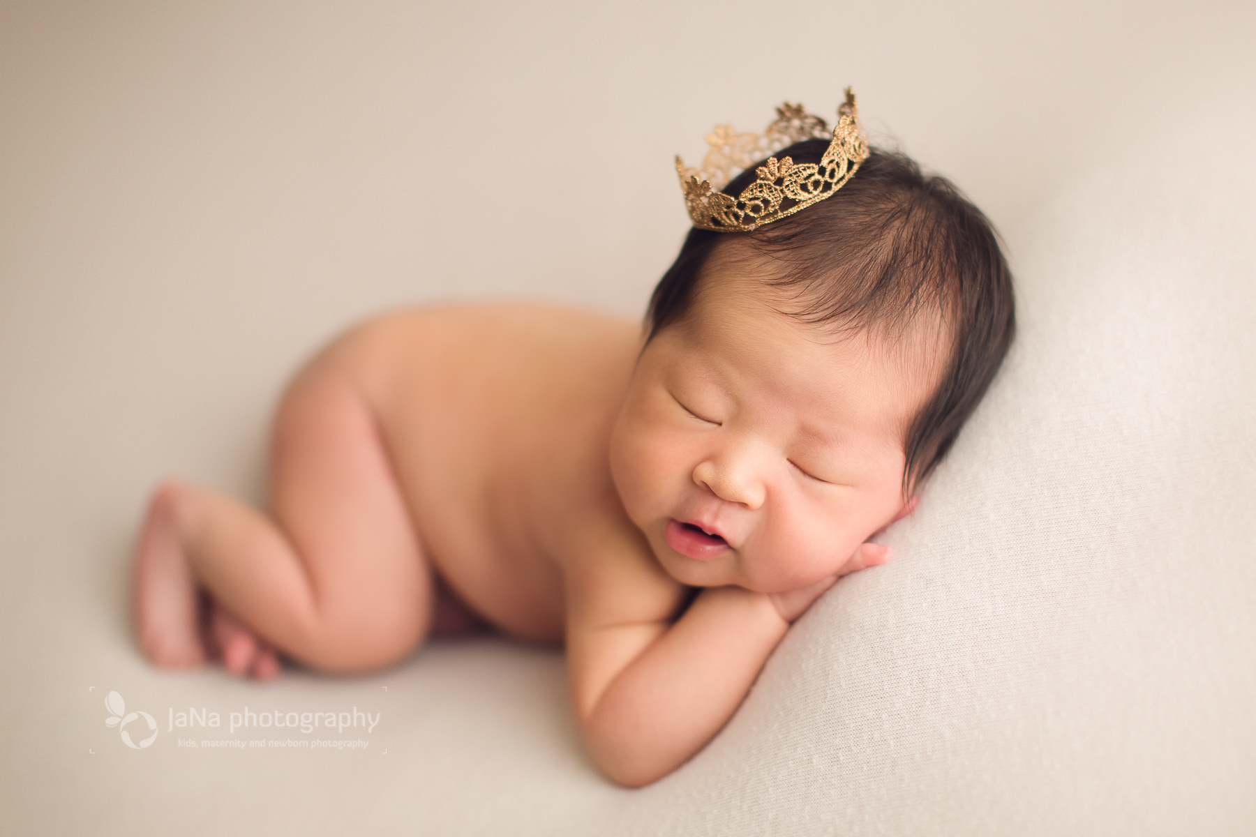 Newborn photography with siblings - Vancouver and Burnaby