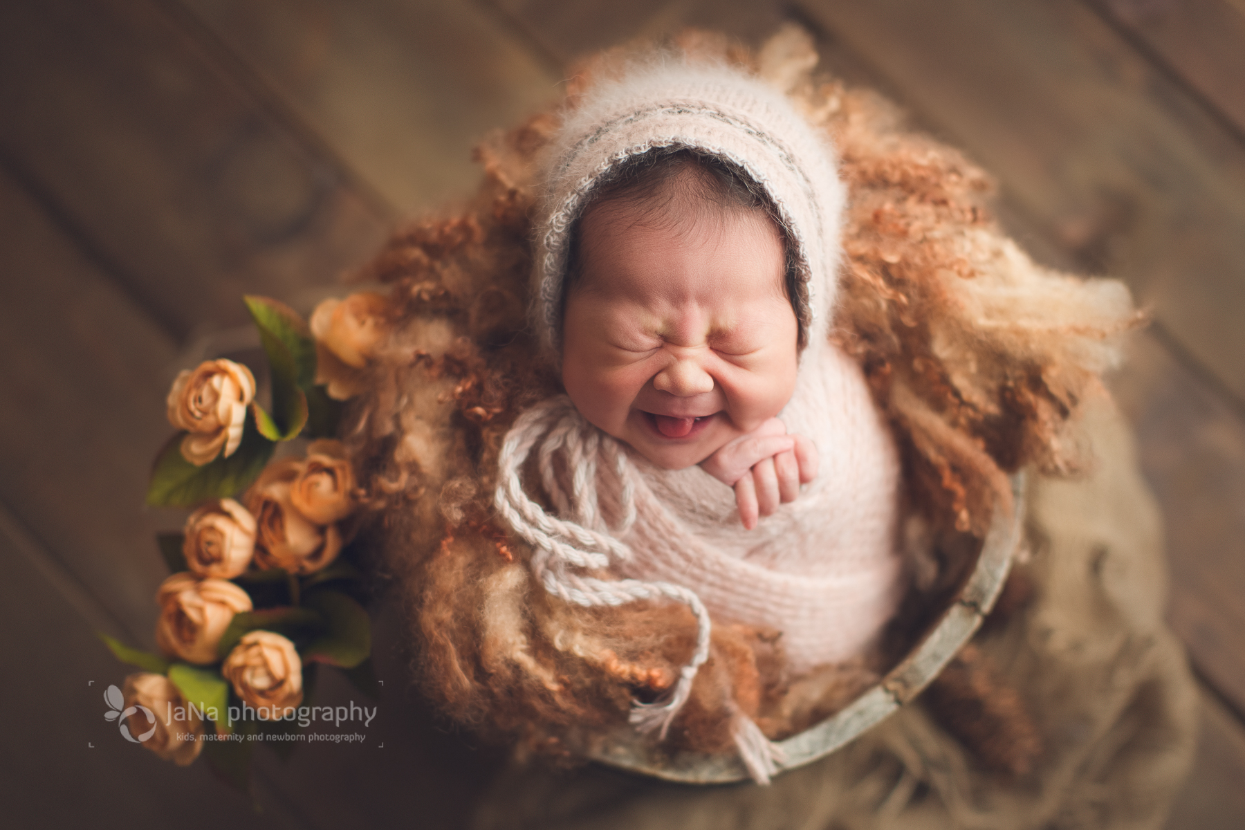 Newborn photography with siblings - Vancouver and Burnaby