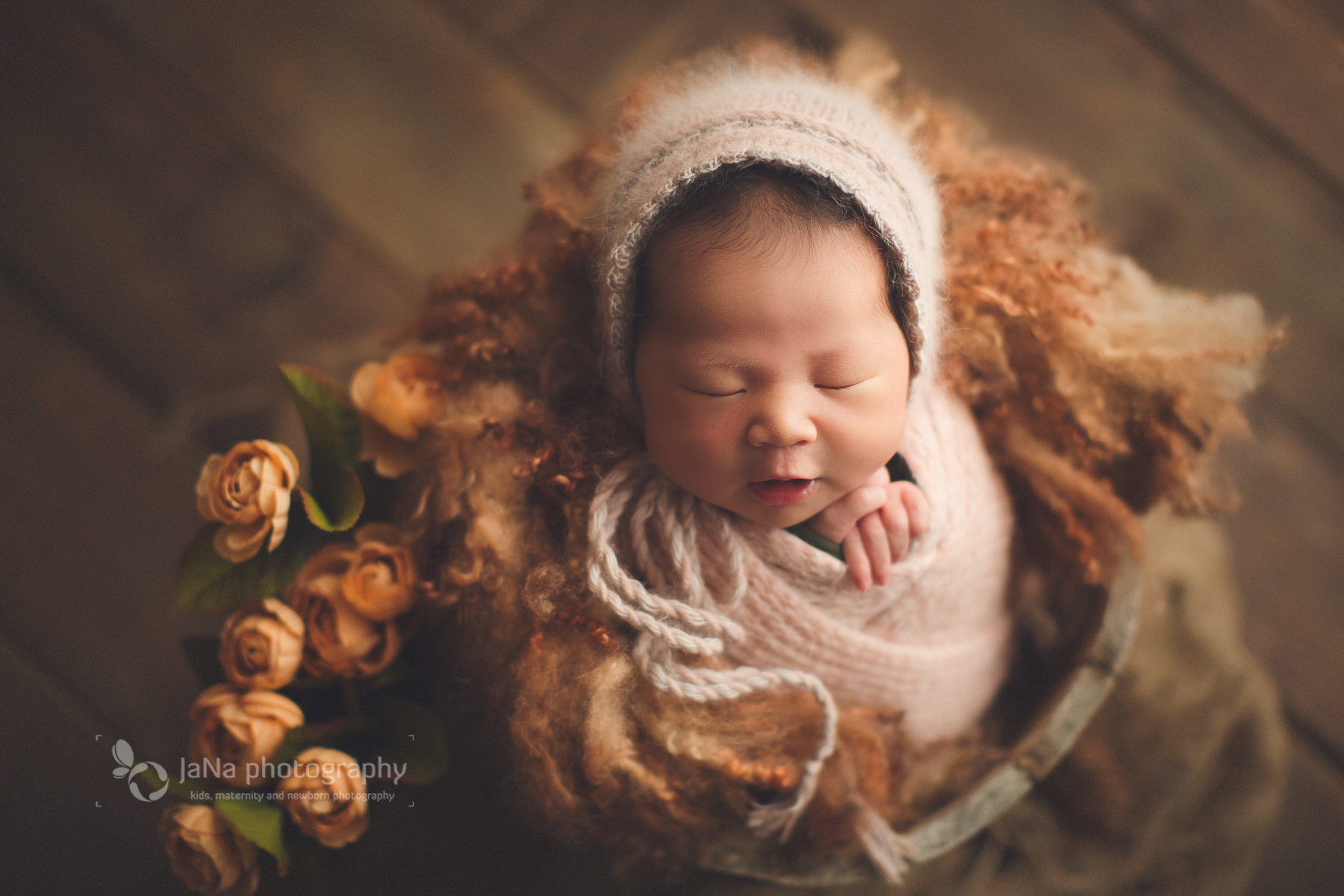 Newborn photography with siblings - Vancouver and Burnaby