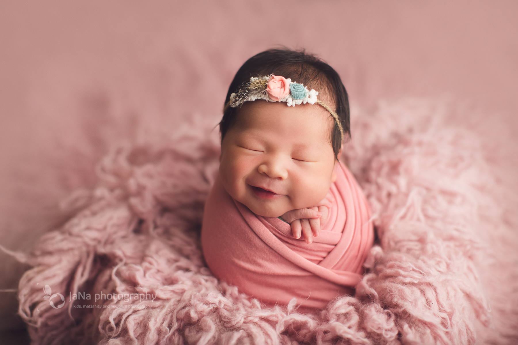 Newborn photography with siblings - Vancouver and Burnaby