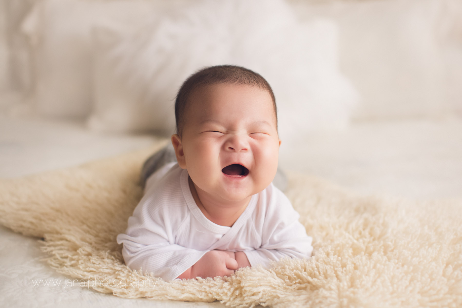 vancouver 100 days old photography - white - boy - smile - natural light