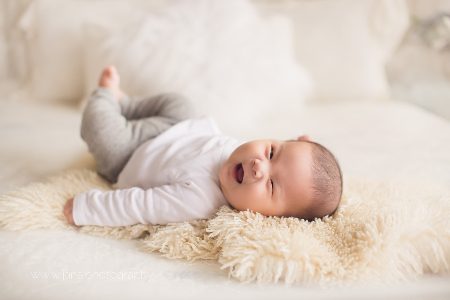 vancouver 100 days old photography - white - boy - smile - natural light