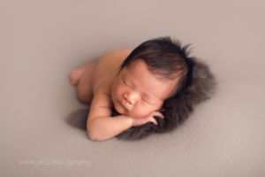 Newborn photography - sleepy