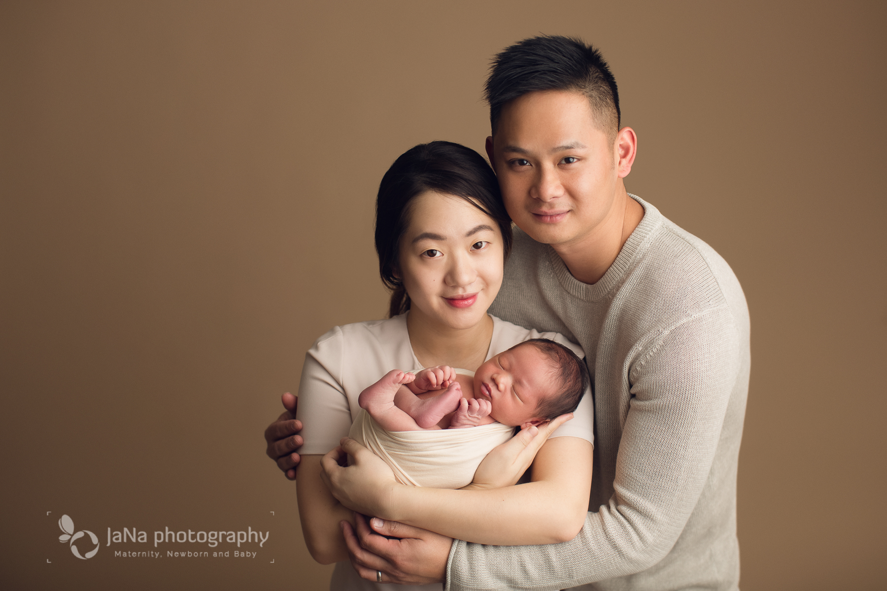 newborn photography - mom and dad