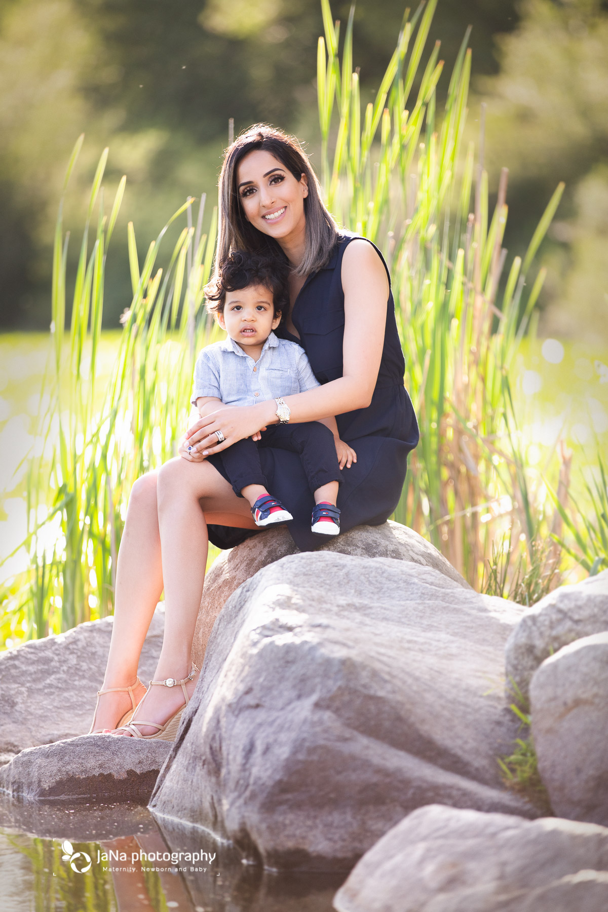 Vancouver outdoor family photography - mom and baby