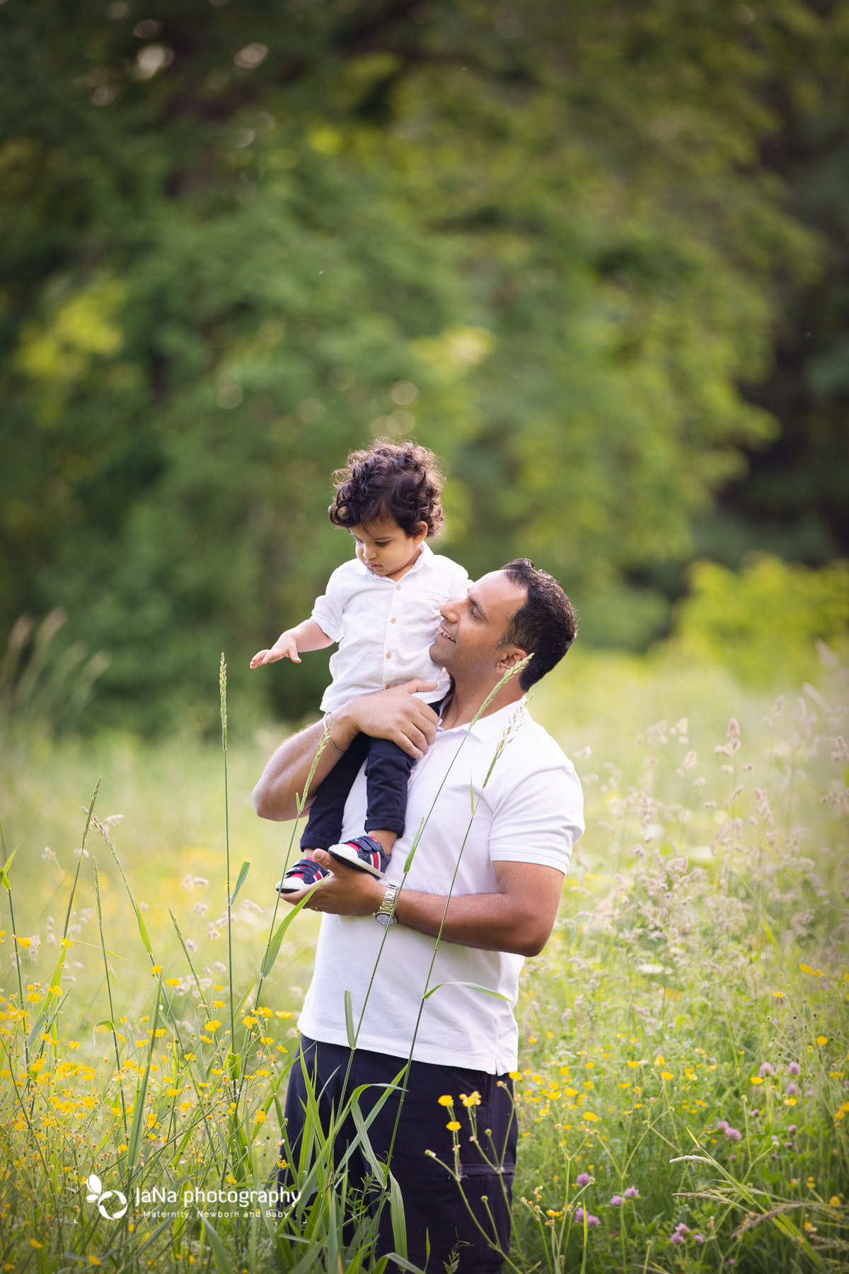 Vancouver outdoor family photography - dad and baby