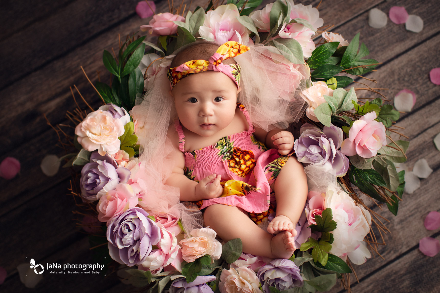 Richmond baby girl photography - flower nest