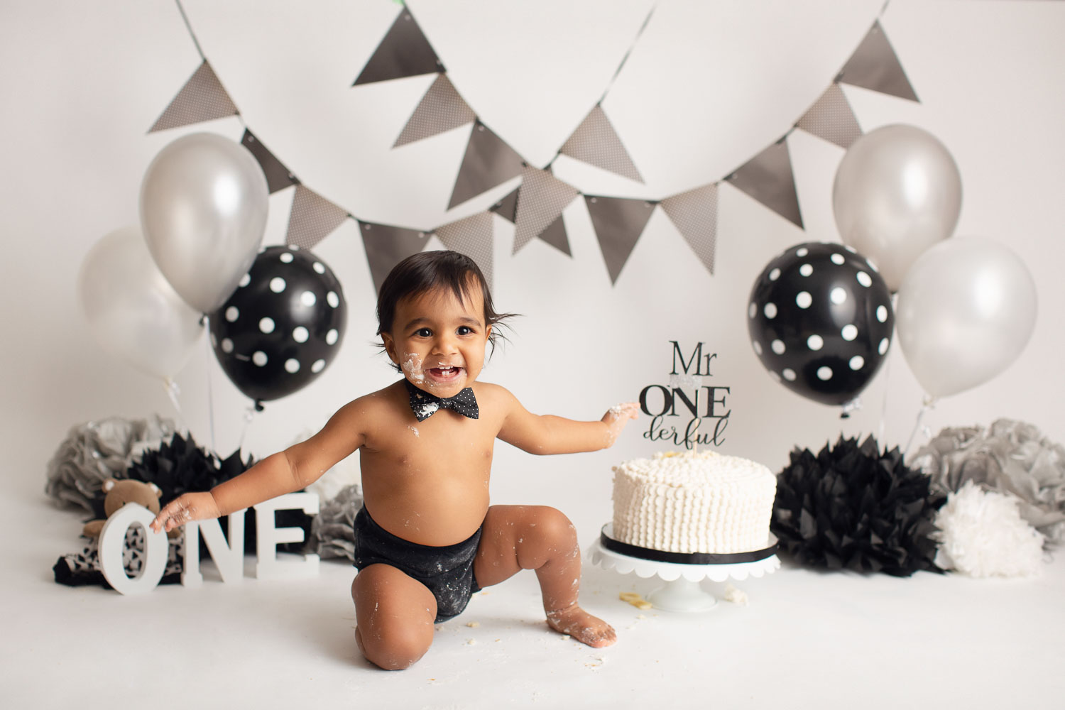 black and white setup | cake smash photography vancouver - jana