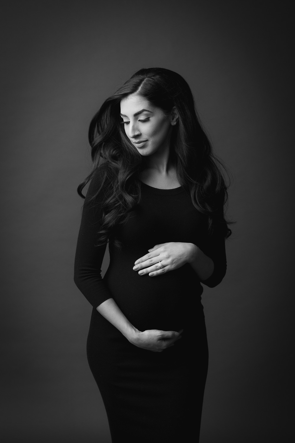 maternity photography - black and white - mom 