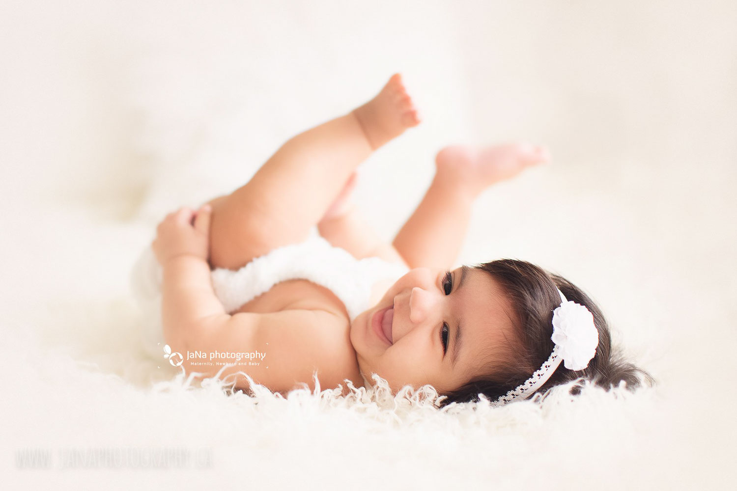 baby photography - girl - bedroom - natural light