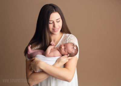 baby and mom photography - newborn photography - smile