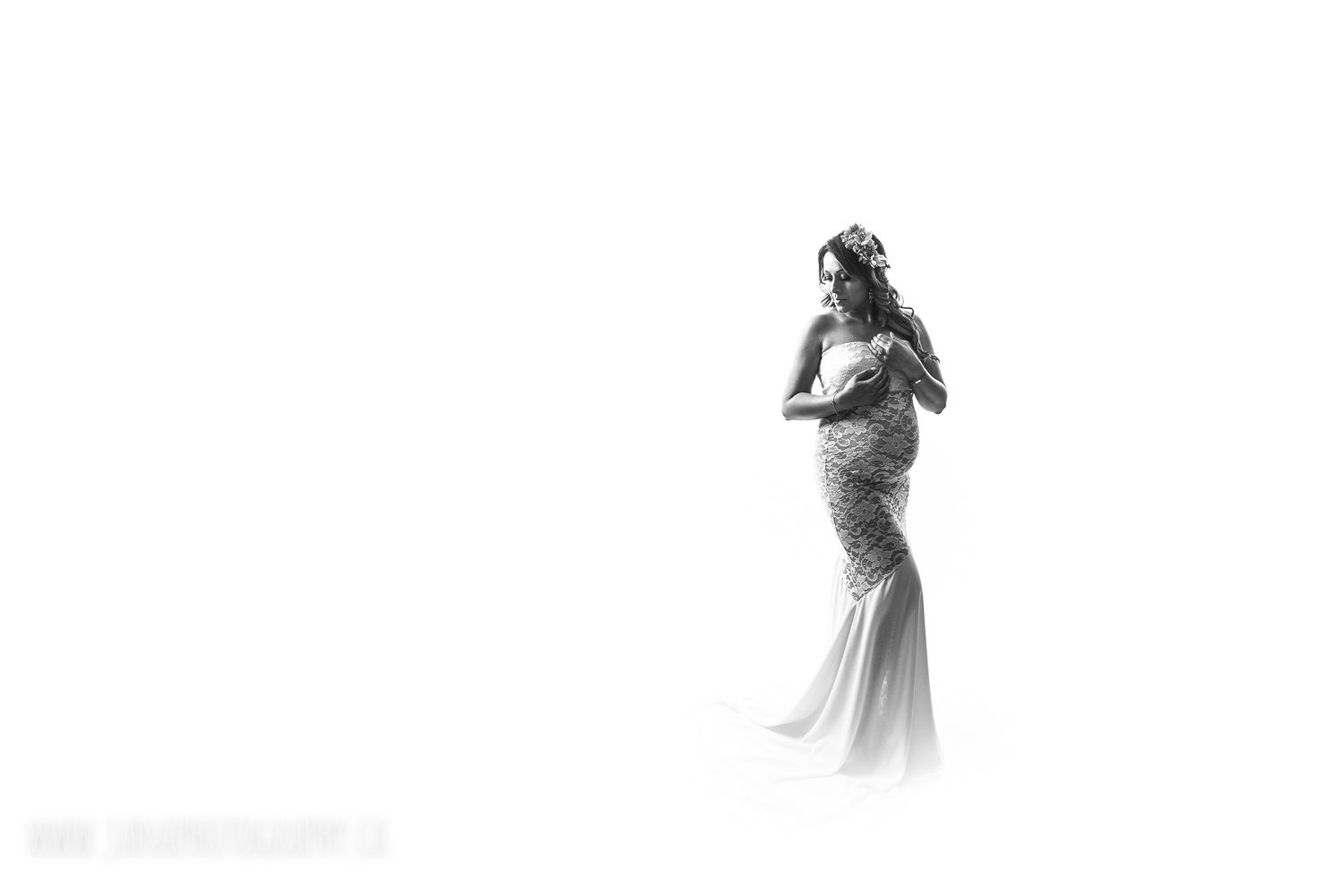 maternity photography - black and white - vancouver