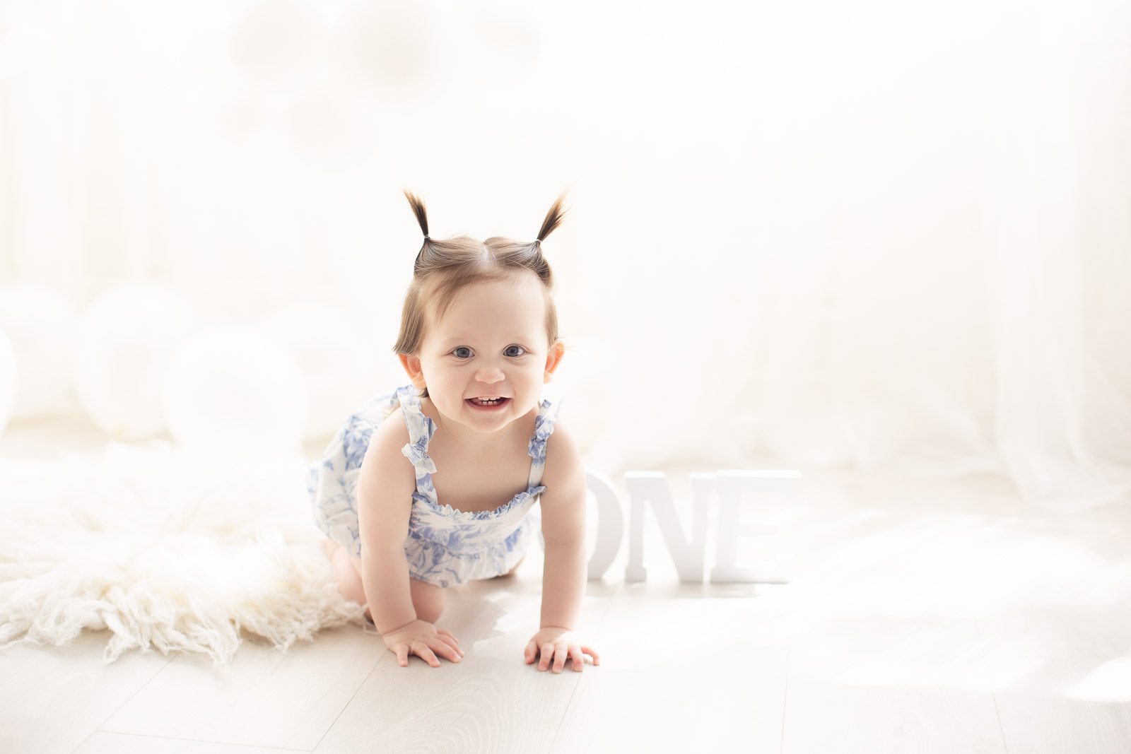 cute girl in seamless white background