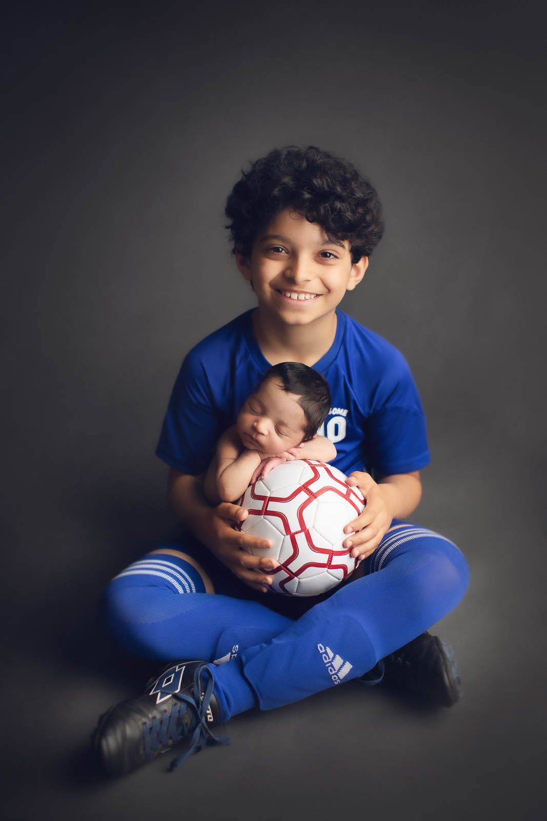 creative newborn boy photography