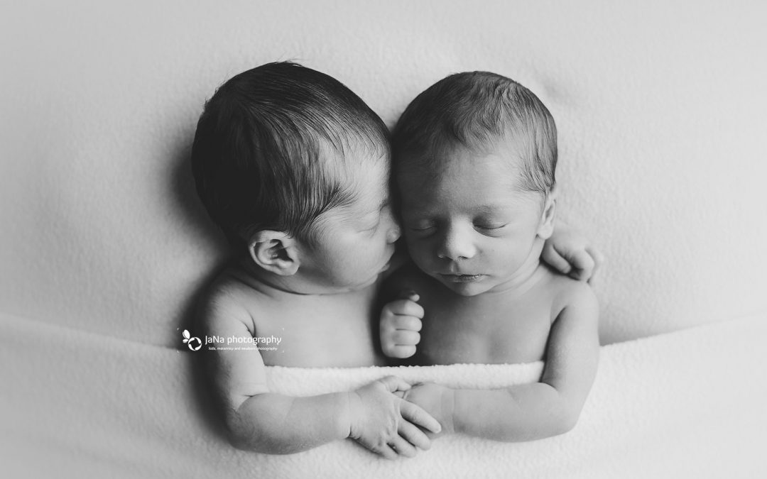 Twins newborn photography | Vancouver
