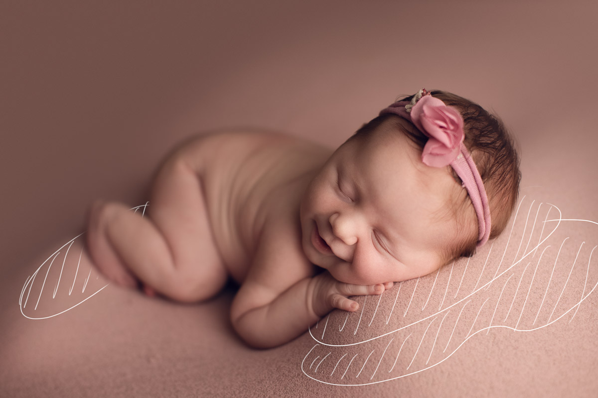 how pose a newborn bay on bean bag - Tutorial