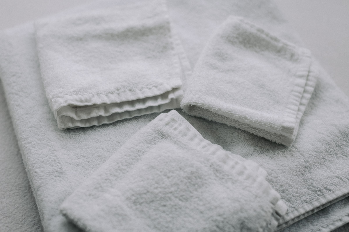 towels for posing newborn photography