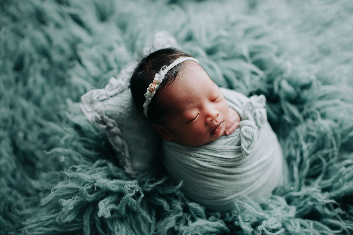 newborn photography - jana photography - Vancouver - Burnaby BC - green