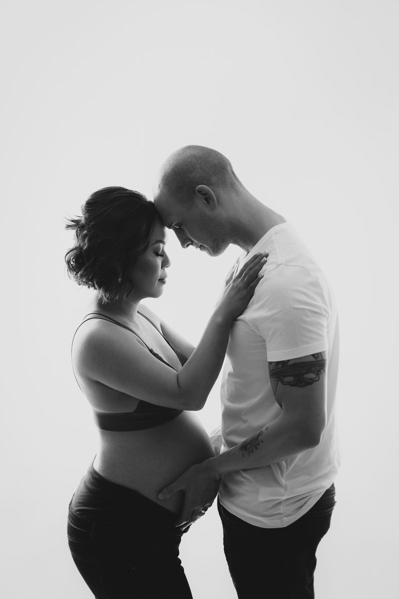 maternity photography black and white