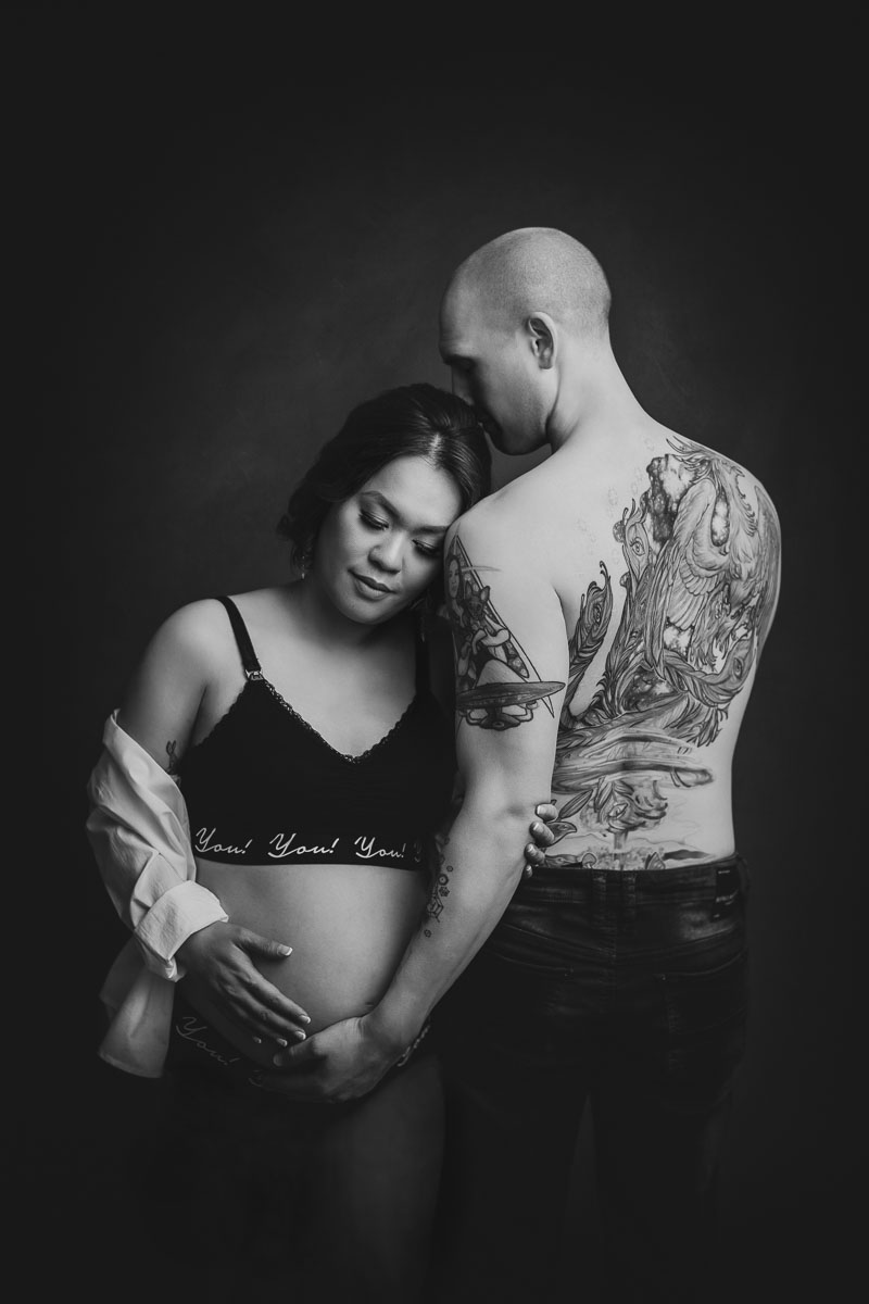 maternity photography - black and white