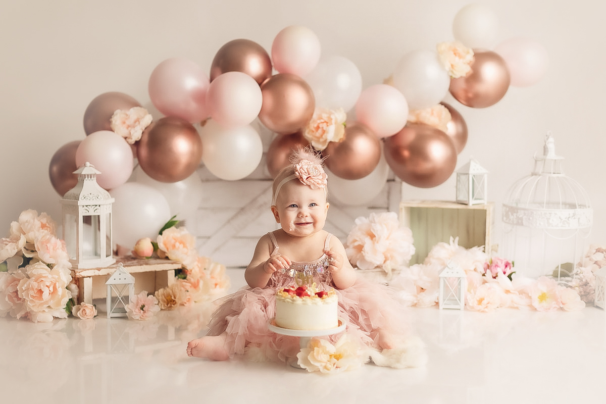 cake smash photography - girl - pink and gold